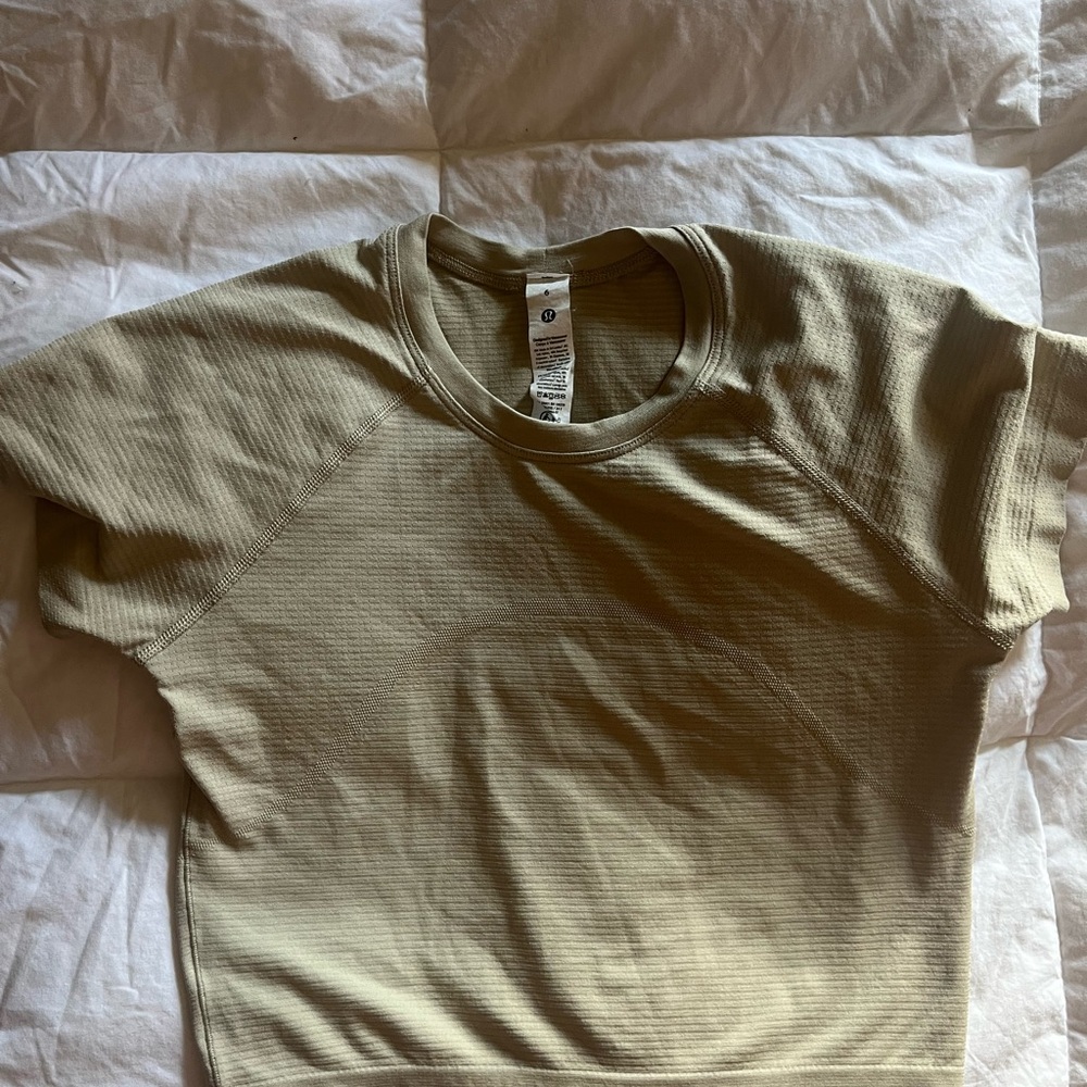 Lululemon Athletica Beige Short Sleeve Top